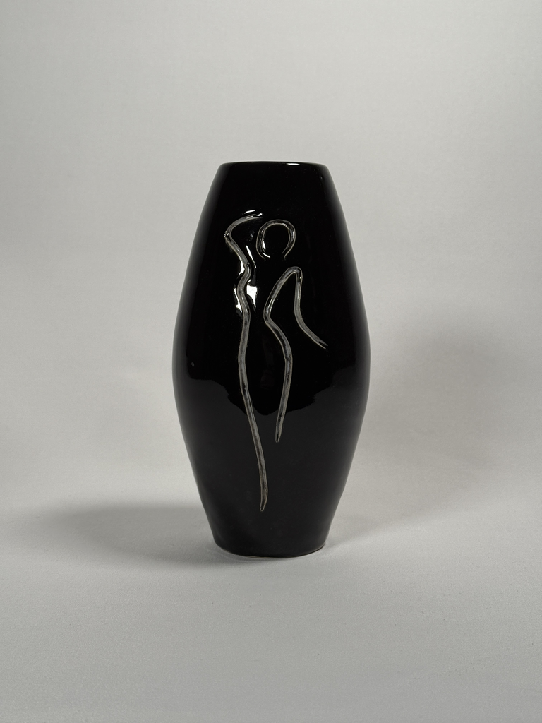 Vase B&W Silouhette
